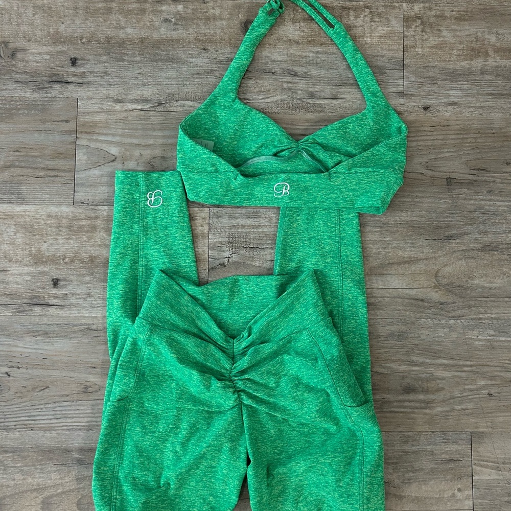 Bombshell sportswear leggings and bra set
